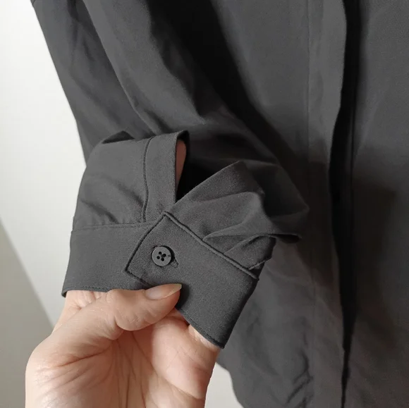 Lululemon On the Move Gray Button Down Long Sleeve Blouse - Picture 4 of 12